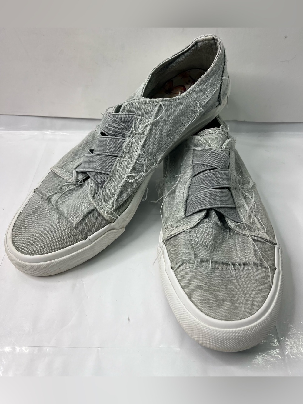 Blowfish Malibu Women's Grey Distressed Slip-On Sneakers 9.5